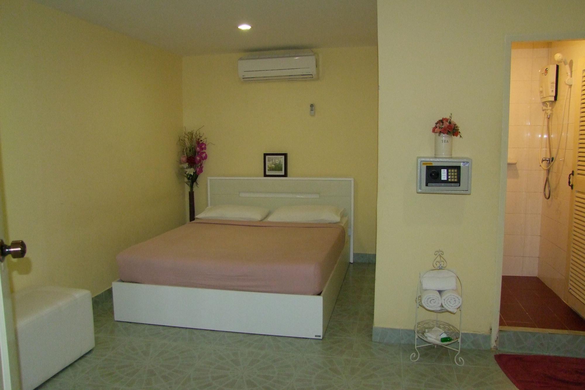 Aree'S House Hotel Hua Hin Exterior photo